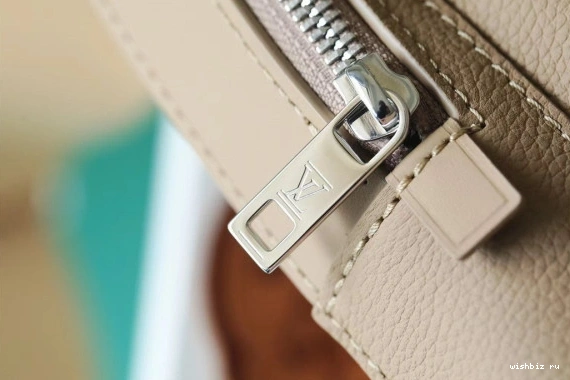 WIS Pilot VUITTON Slingbag LOUIS 0721
